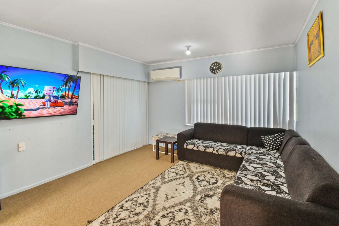 c8c0-H2554864-hires.10658-013Open2viewID514612-31WeymouthRoadManurewa-1.jpg